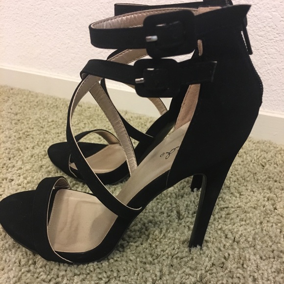 Brand new black heels - Picture 2 of 5